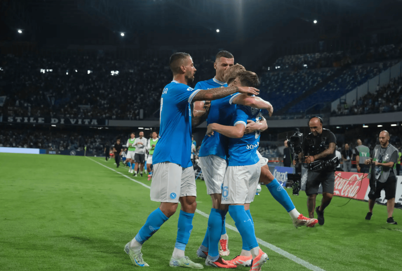 巴黎爆冷那不勒斯，萨拉赫一己之力扛起全队