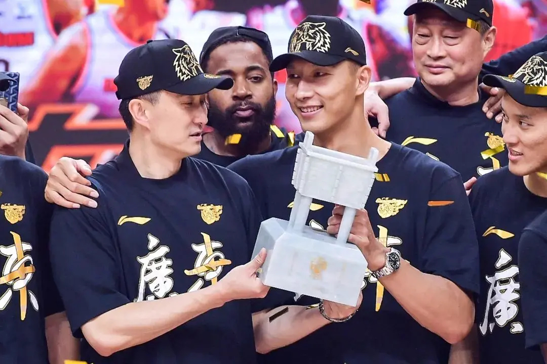 勇士翻盘广州队，易建联关键制胜