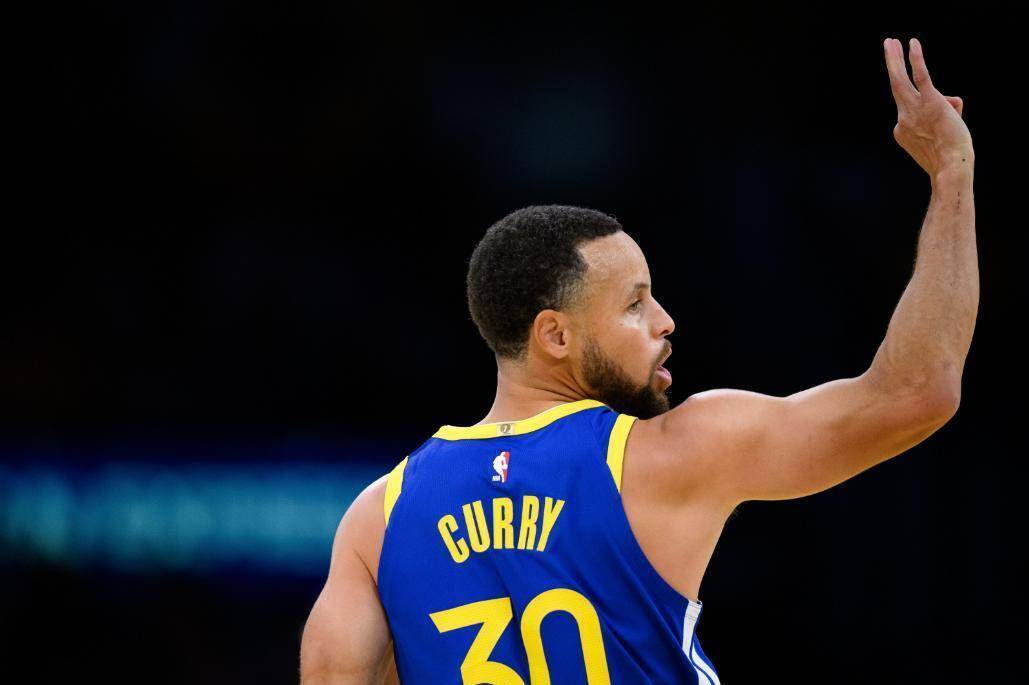 广州队翻盘吉林队，库里高光表现