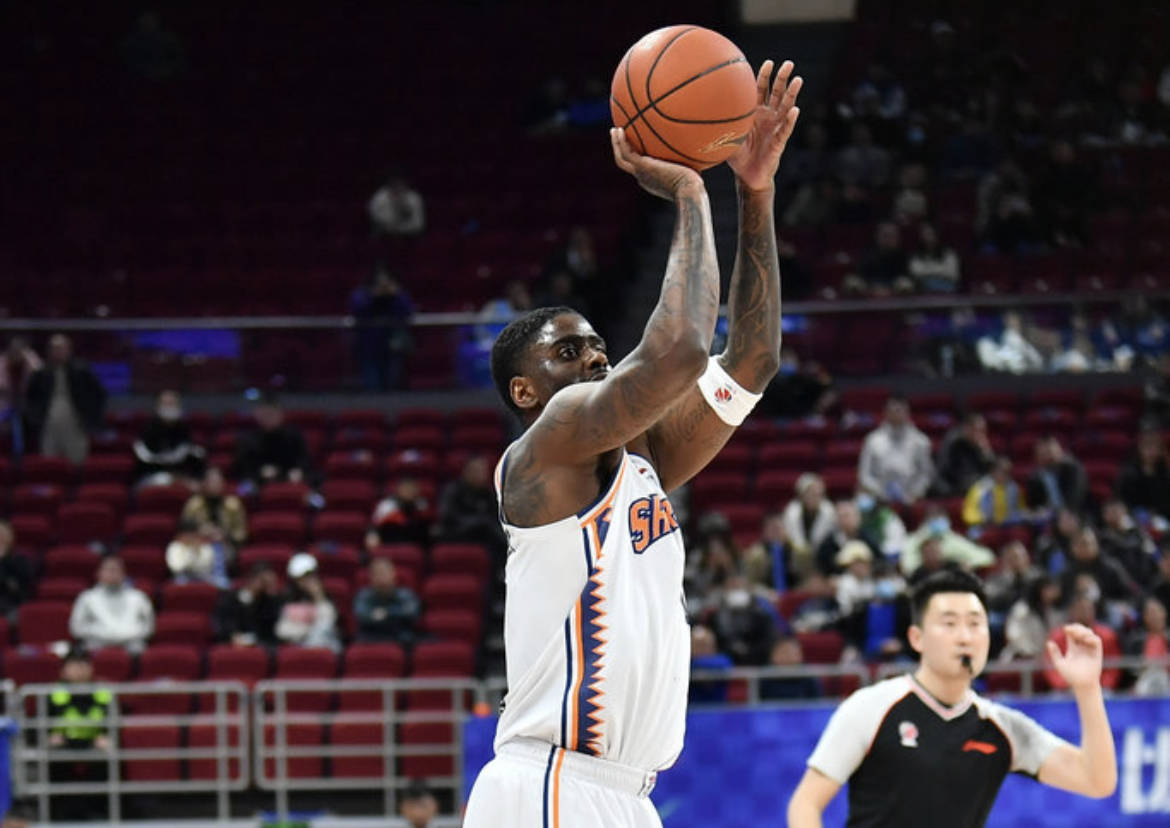 福建队轻取骑士，王哲林扛起全队