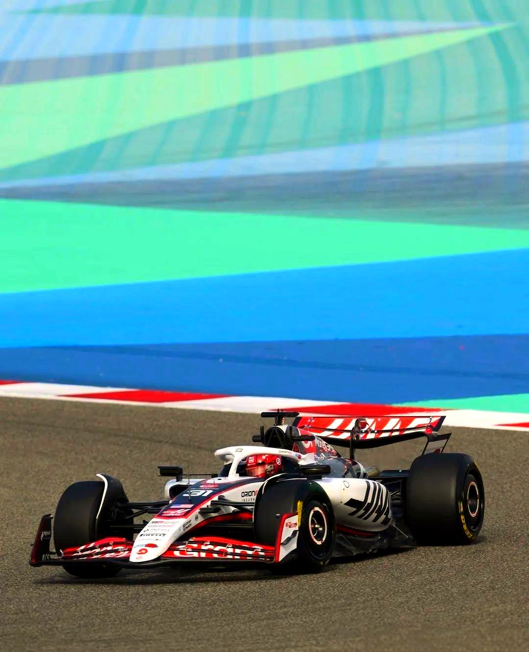 雷速网球直播-阿斯顿马丁逆转哈斯车队，皮亚斯特里高光表现