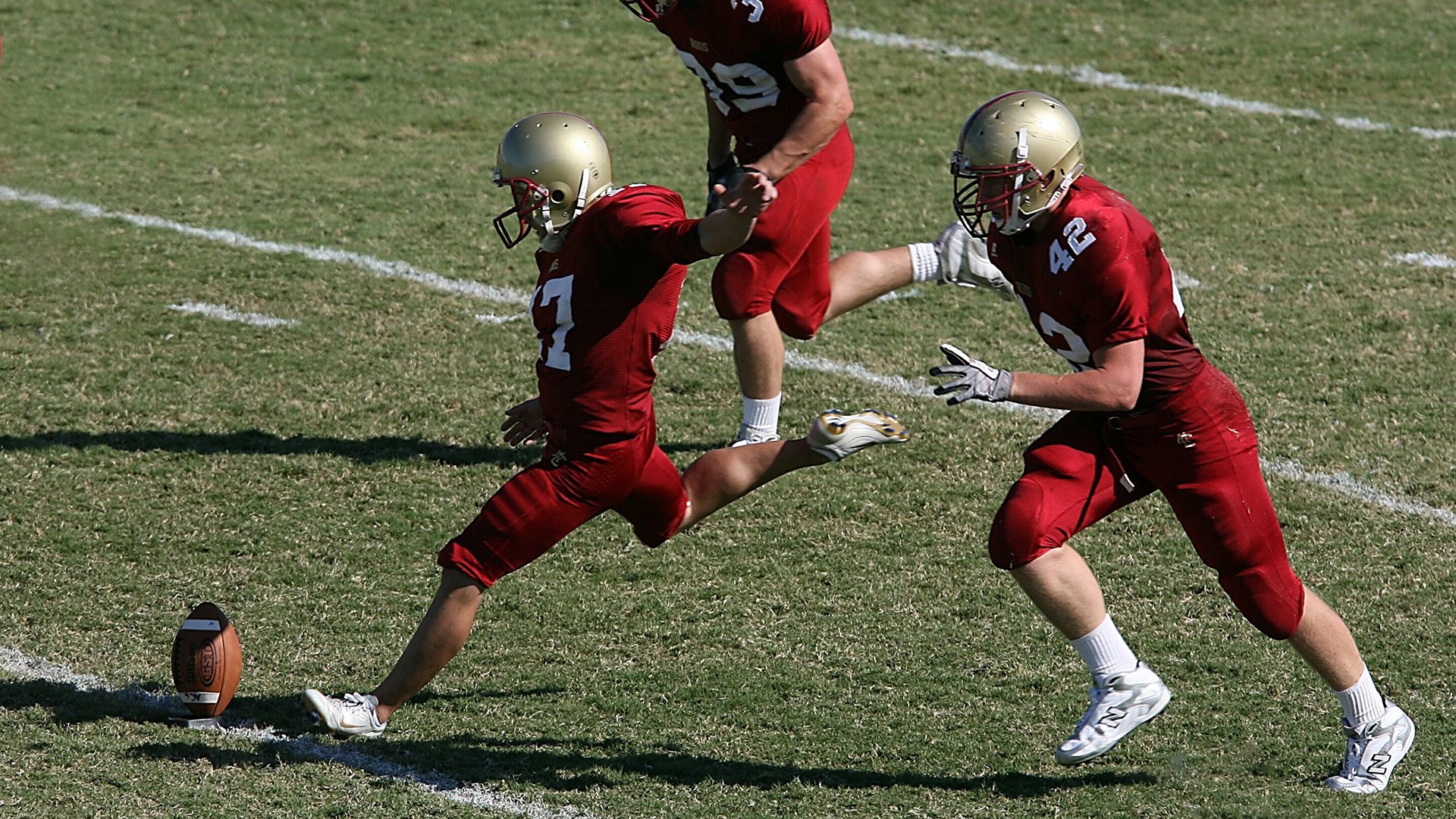 南美绿茵烽火，玻利维亚对阵巴拉圭，穆勒连续得分拉开差距的战术解析