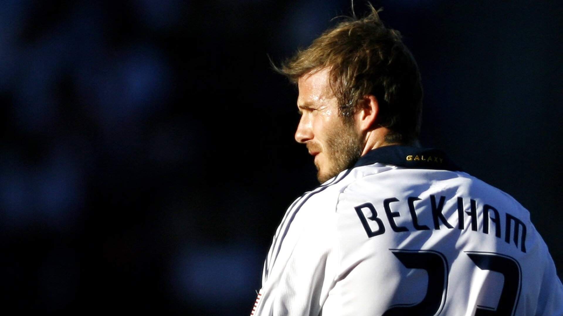 逆转之王，阿斯顿马丁如何在绝境中击溃雷诺，塞恩斯一战封神